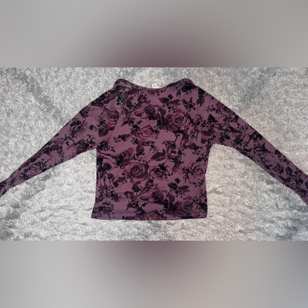 Derek Heart Floral Lace Long Sleeve Top - Picture 3 of 4